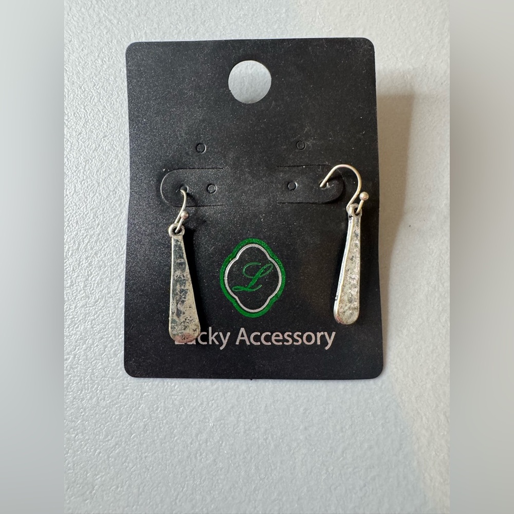 🛍️Any 5 items for $15 🛍️ Silver Earrings